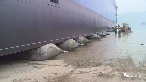 多圖曝光143米“河牛”下水，場面霸氣！船舶上排下水氣囊顯神威